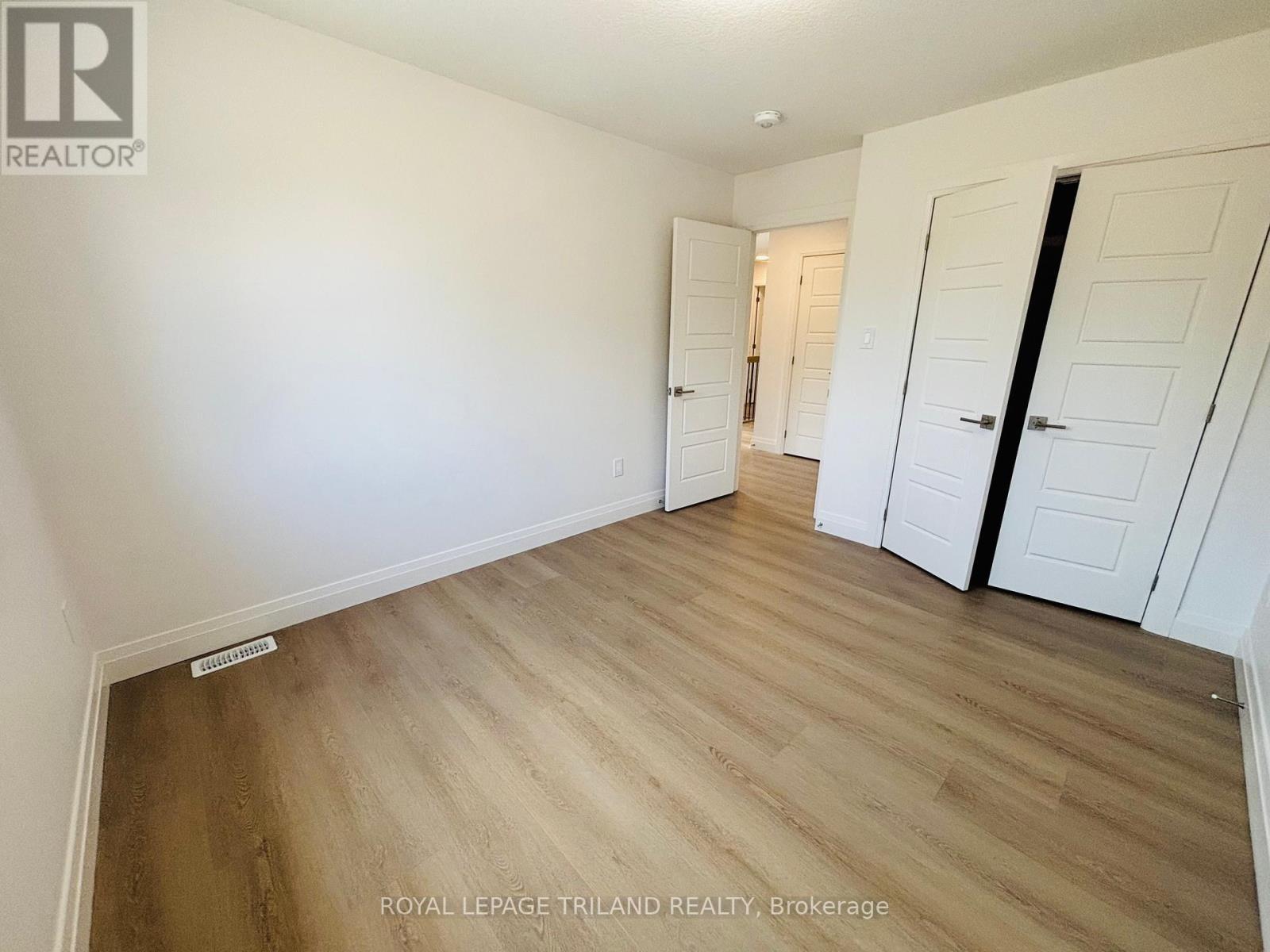 2 - 116 Fairview Avenue, St. Thomas, ON - Indoor Photo Showing Other Room