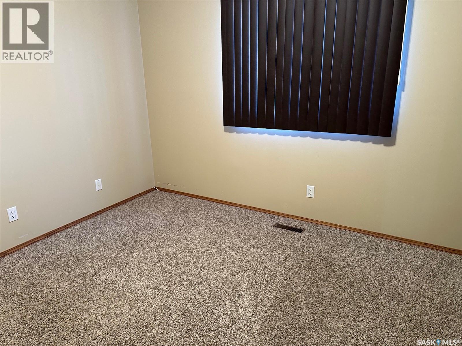 101 1214 3Rd Street, Estevan, SK - Indoor Photo Showing Other Room