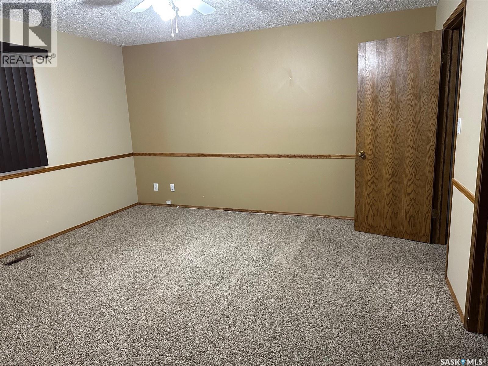101 1214 3Rd Street, Estevan, SK - Indoor Photo Showing Other Room