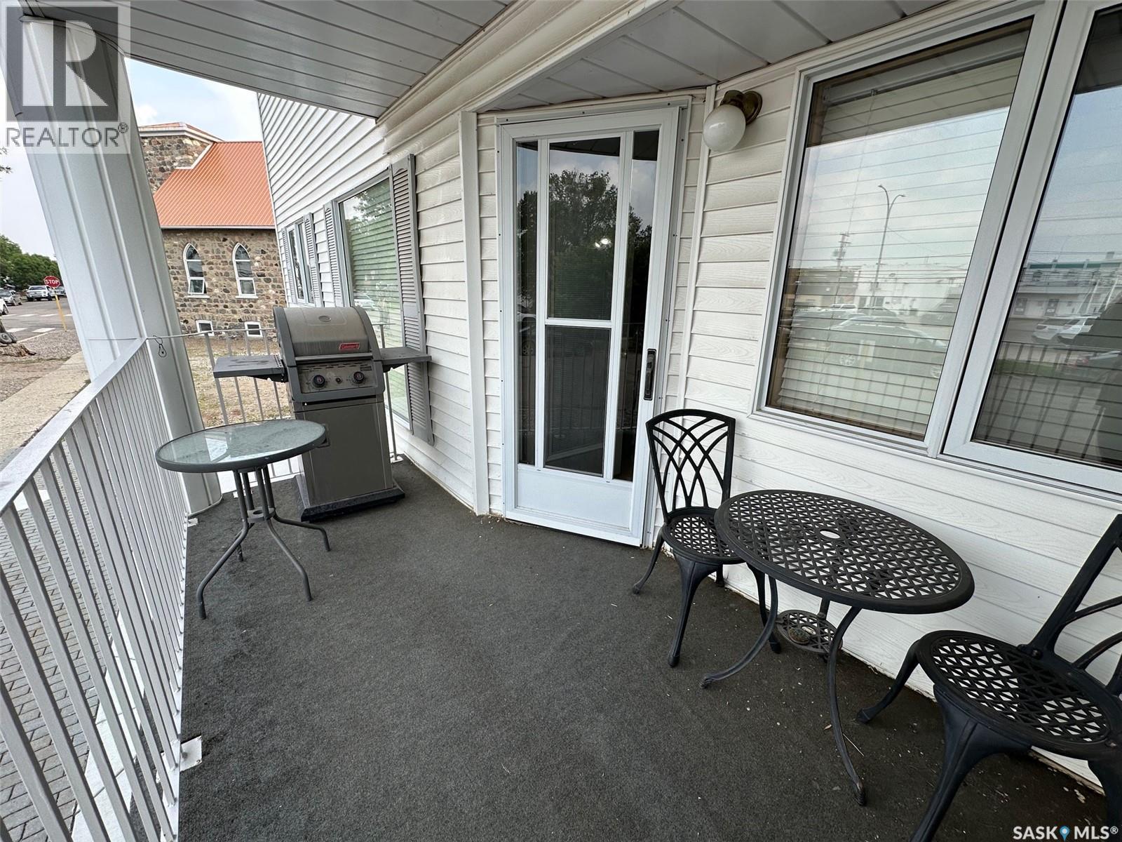 101 1214 3Rd Street, Estevan, SK - Outdoor With Exterior