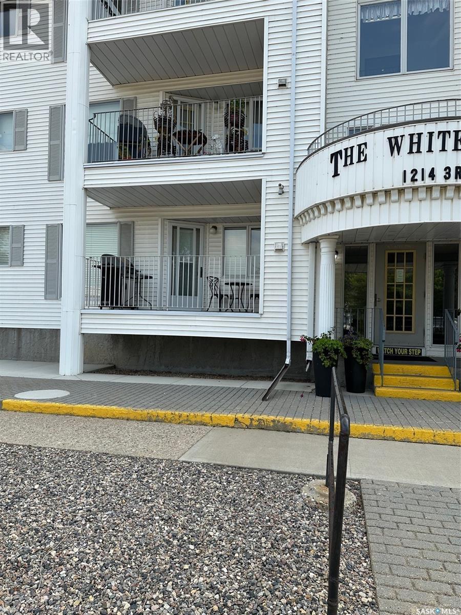 101 1214 3Rd Street, Estevan, SK - Outdoor With Balcony