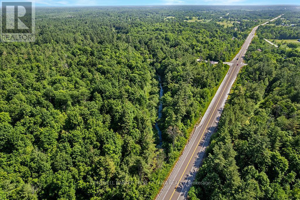 1 hr to Kingston or Ottawa - 115 Doran Road, Tay Valley, ON