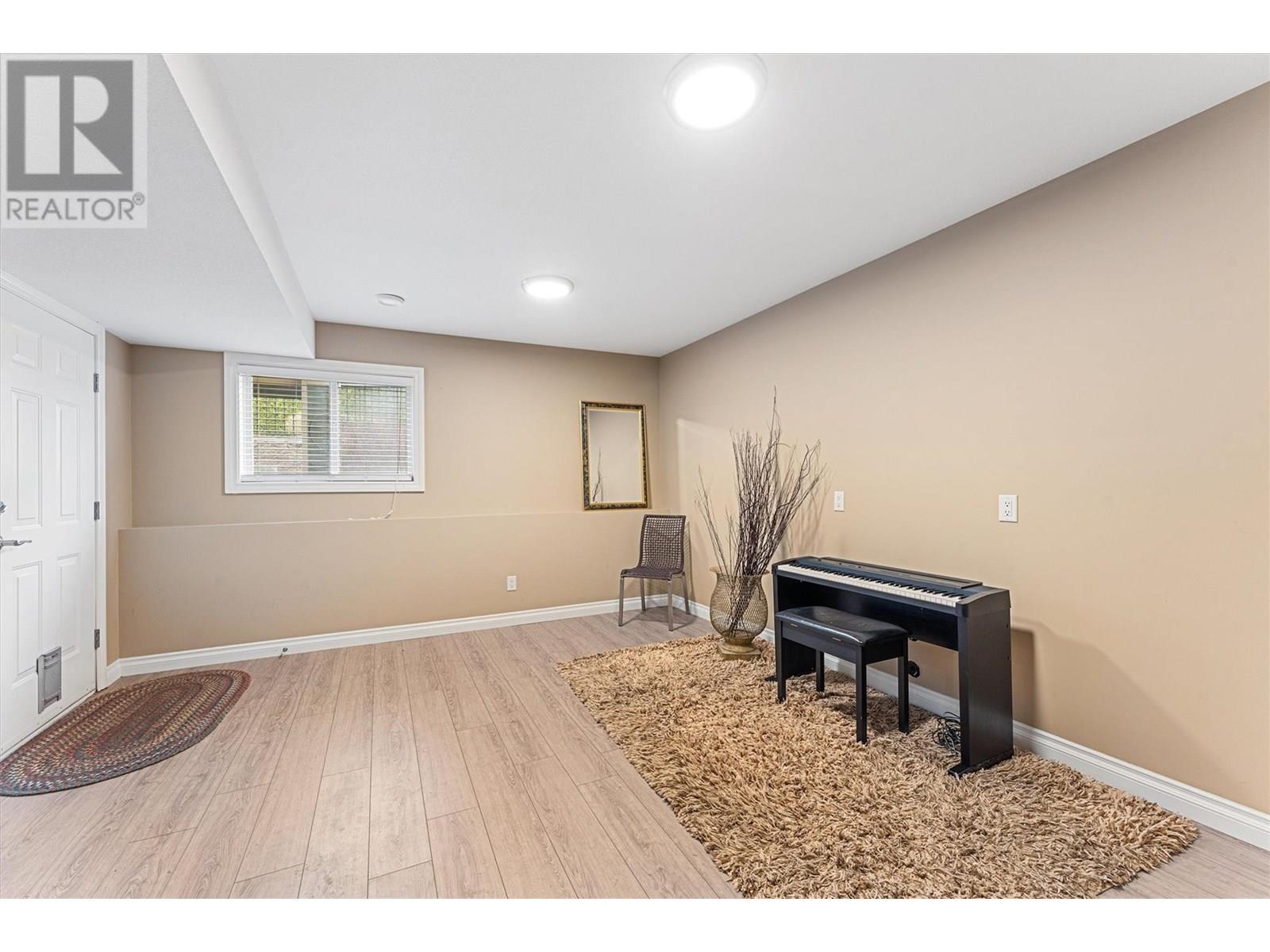 3079 Thacker Drive, West Kelowna, BC - Indoor Photo Showing Other Room
