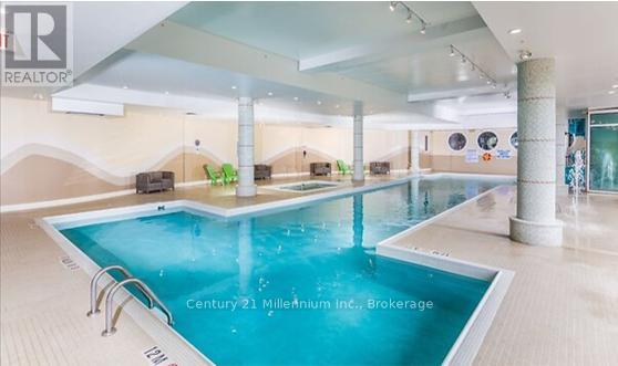 Indoor pool - 3210-3212 - 9 Harbour Street E, Collingwood, ON