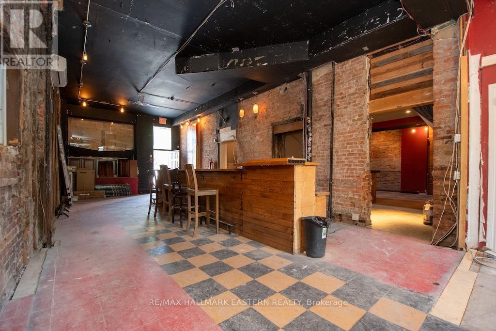 197 Hunter Street W, Peterborough (Town Ward 3), ON