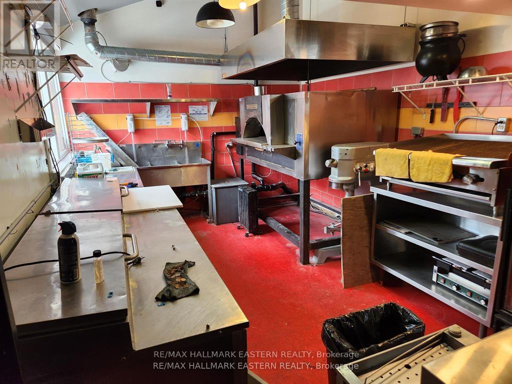 Kitchen - 197 Hunter Street W, Peterborough (Town Ward 3), ON