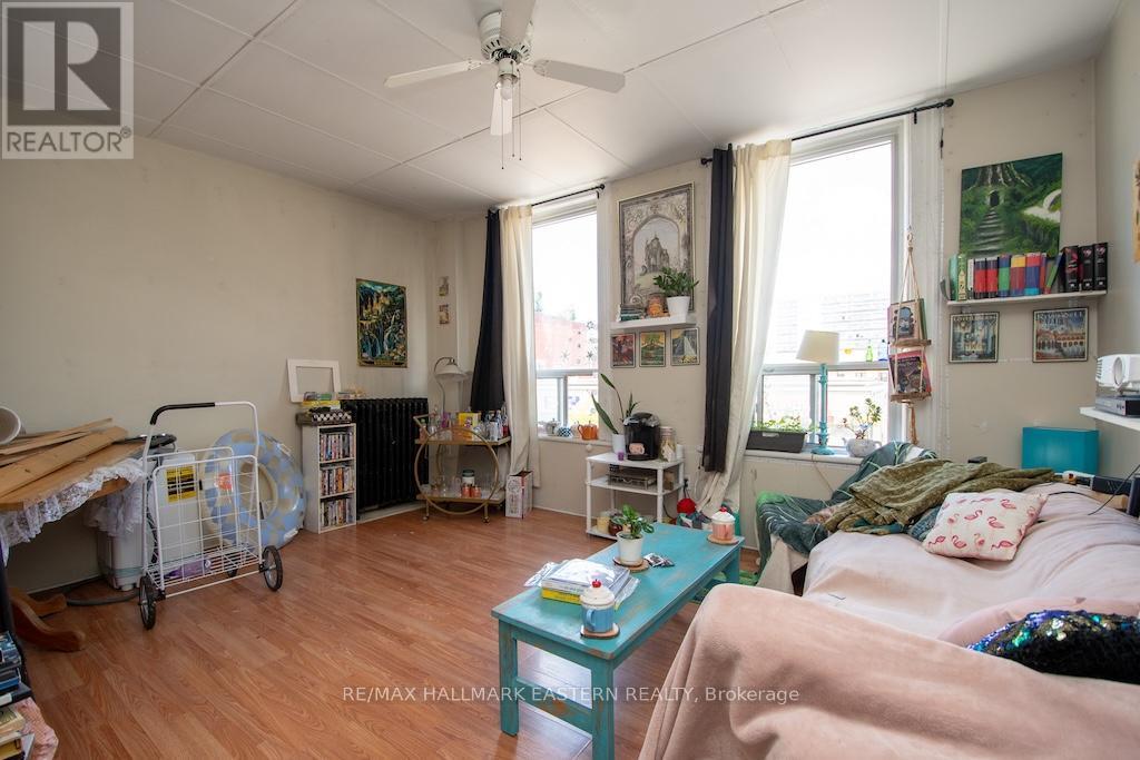 APARTMENT #2 - Livingroom - 197 Hunter Street W, Peterborough (Town Ward 3), ON