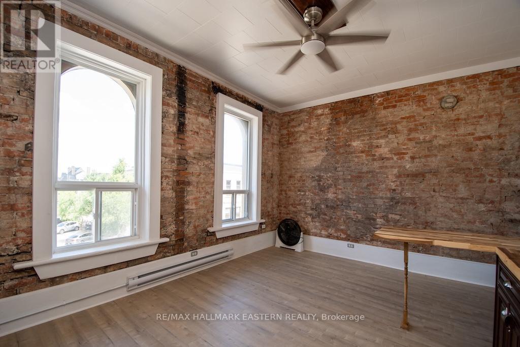 APARTMENT #3 - Livingroom - 197 Hunter Street W, Peterborough (Town Ward 3), ON