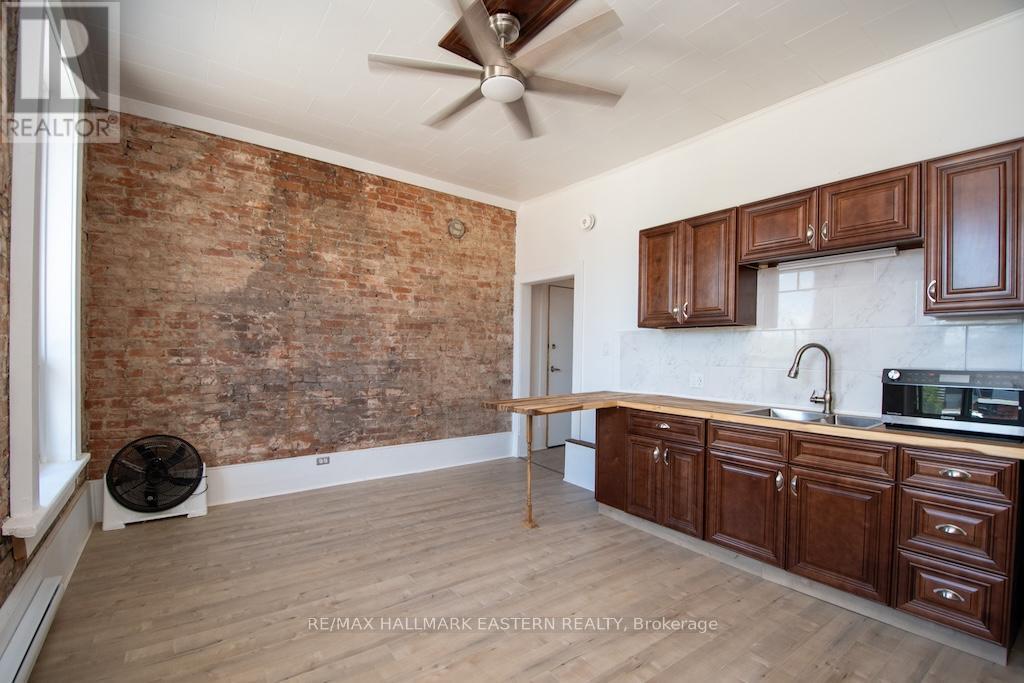 Kitchen - 197 Hunter Street W, Peterborough (Town Ward 3), ON