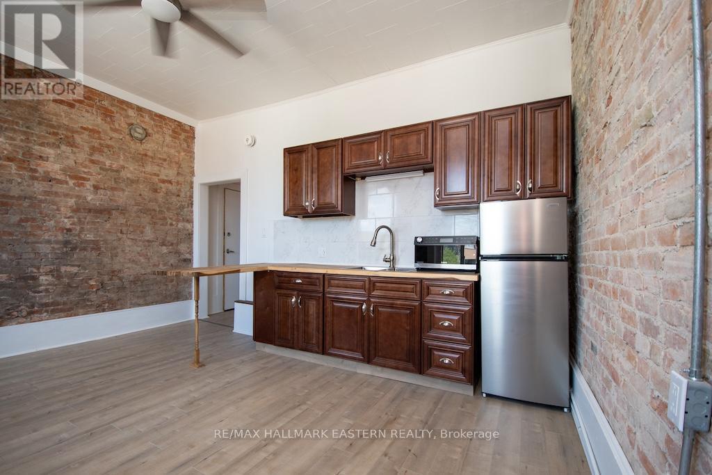 Kitchen - 197 Hunter Street W, Peterborough (Town Ward 3), ON