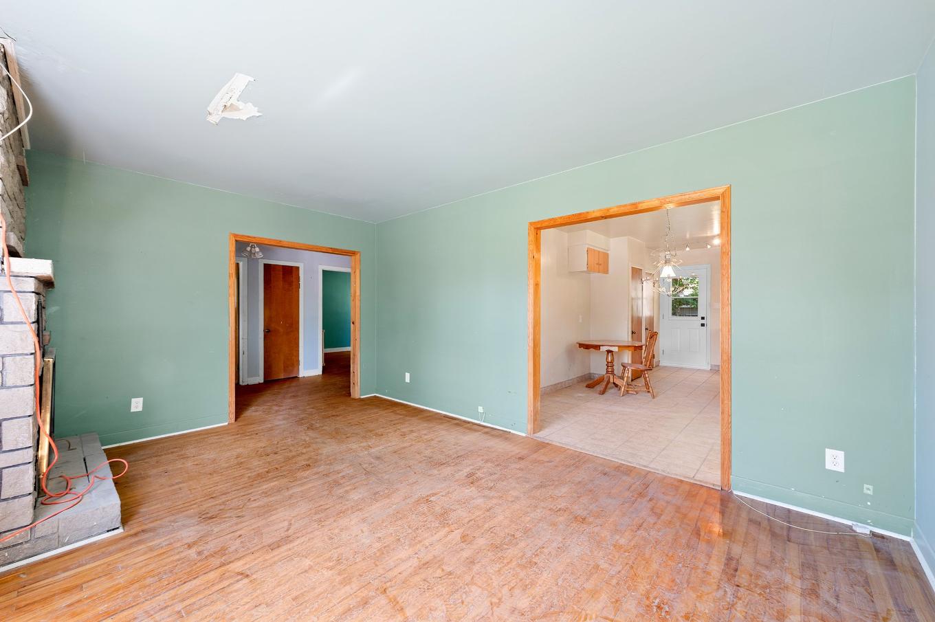 Salon - 98 Rue Marie-Victorin, Saint-Jérôme, QC - Indoor Photo Showing Other Room