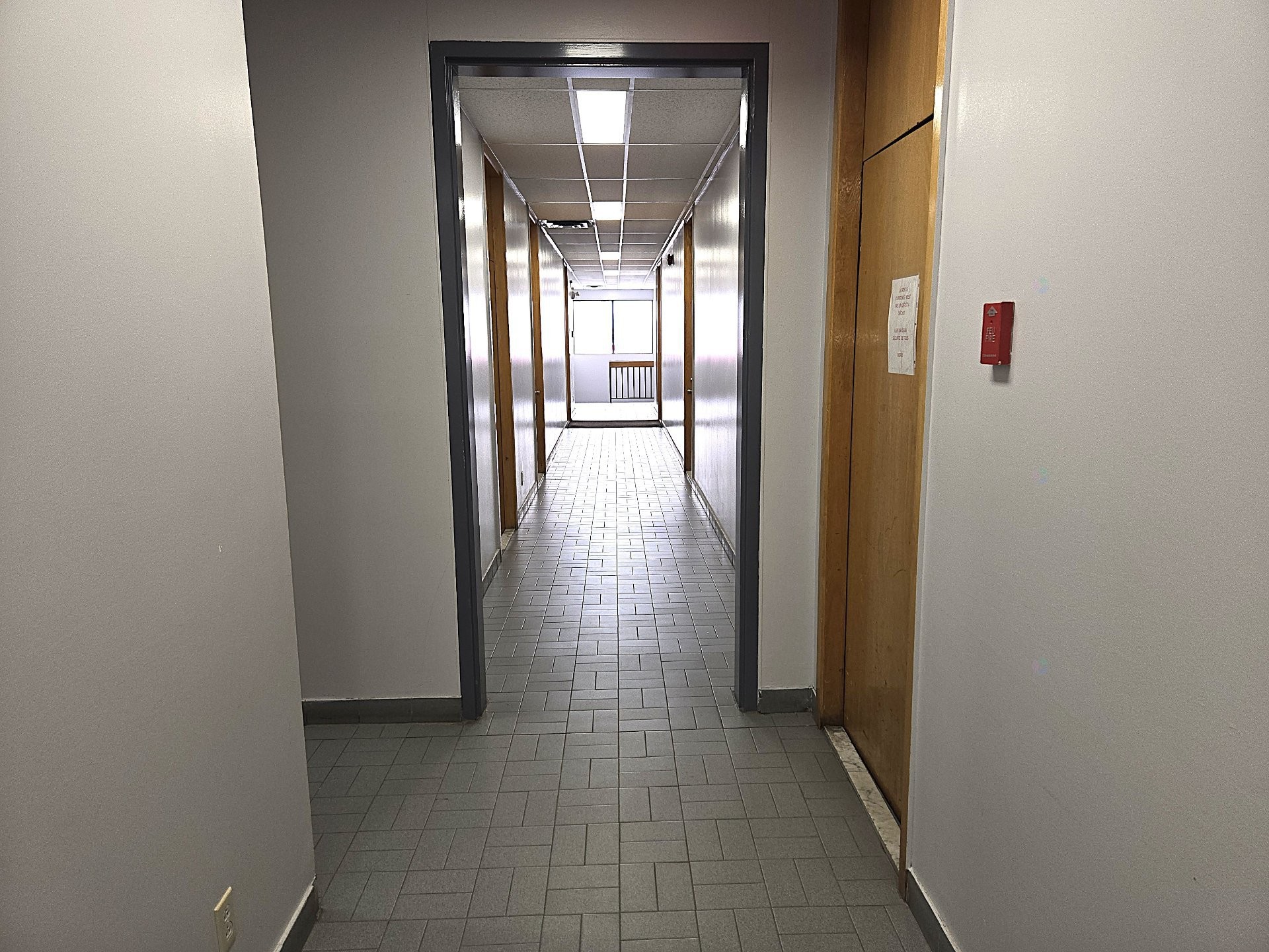 Hall d'entrée/Vestibule - 204-2292 Boul. Industriel, Laval (Chomedey), QC - Indoor Photo Showing Other Room