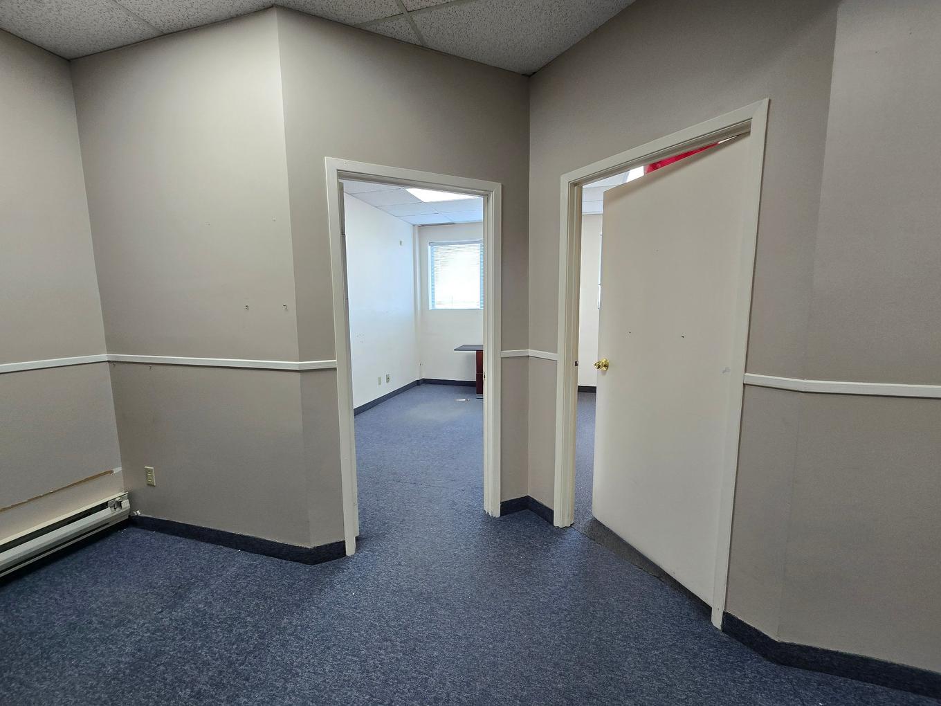 Office - 204-2292 Boul. Industriel, Laval (Chomedey), QC - Indoor Photo Showing Other Room