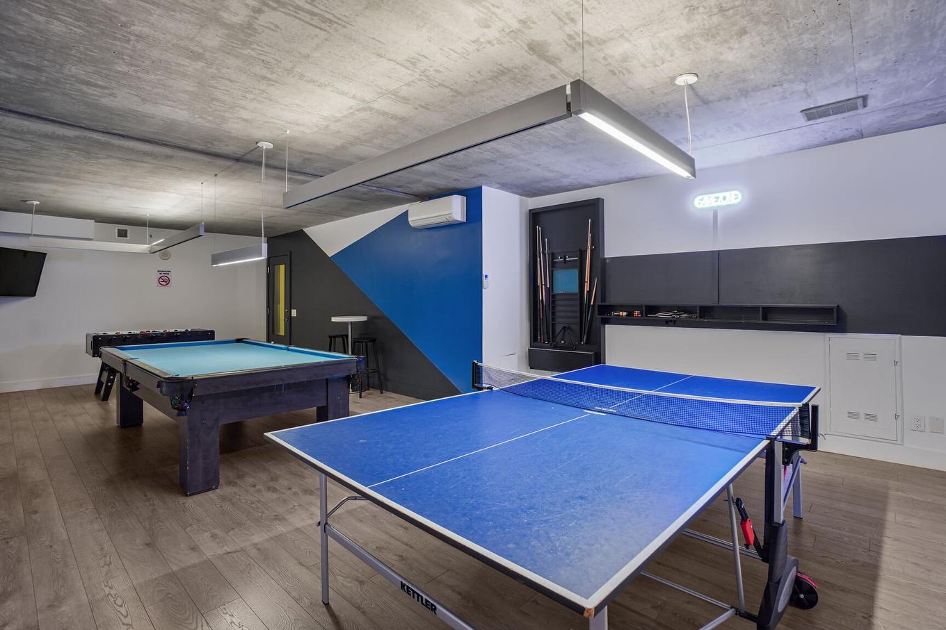 Salle de jeux - 437-1414 Rue Chomedey, Montréal (Ville-Marie), QC - Indoor Photo Showing Other Room