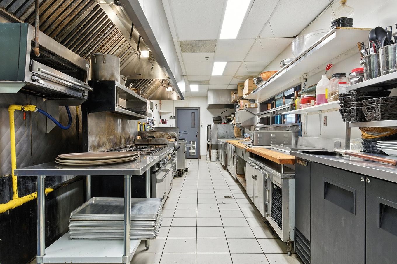 Kitchen - 104-1600 Rue Robinson, Laval (Chomedey), QC - Indoor Photo Showing Kitchen