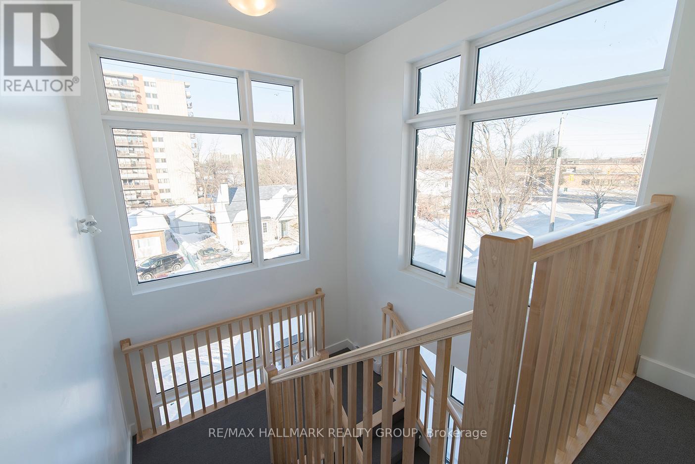 550 Guy Street, Ottawa, ON - Indoor Photo Showing Other Room
