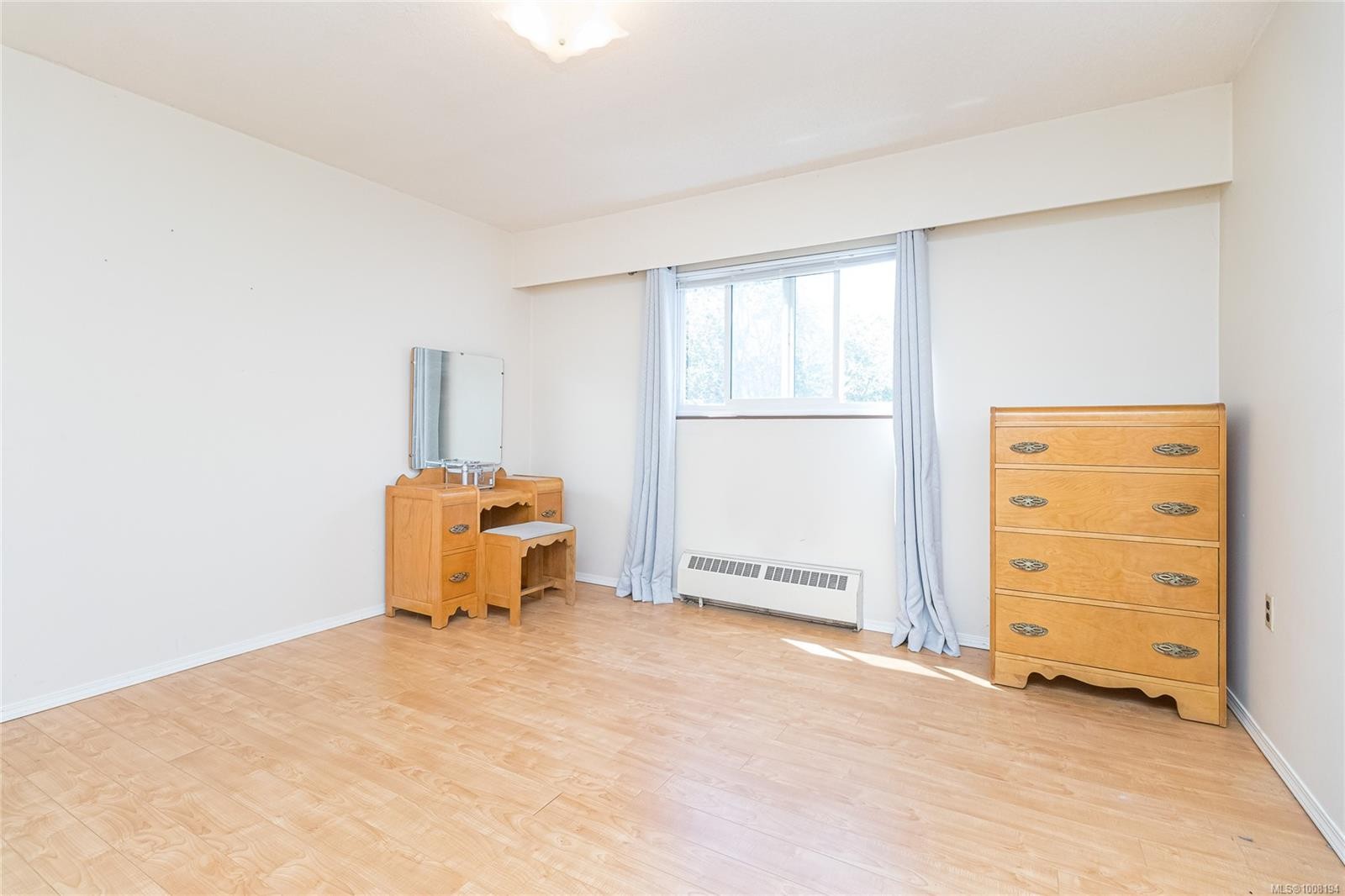 212-2040 White Birch Rd, Sidney, BC - Indoor