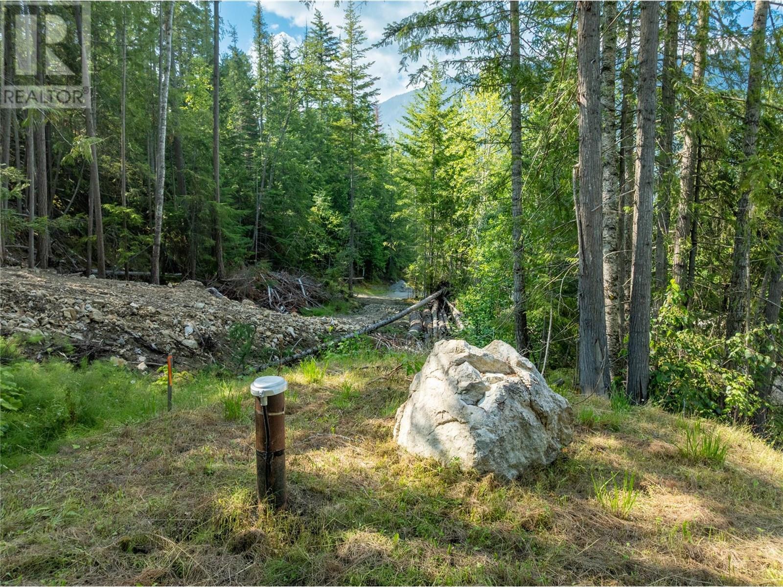 6226 Armstrong Road, Eagle Bay, BC