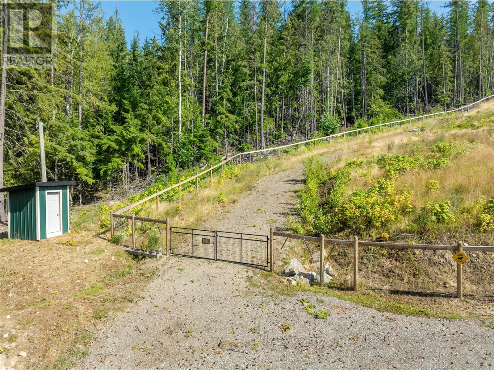 6226 Armstrong Road, Eagle Bay, BC