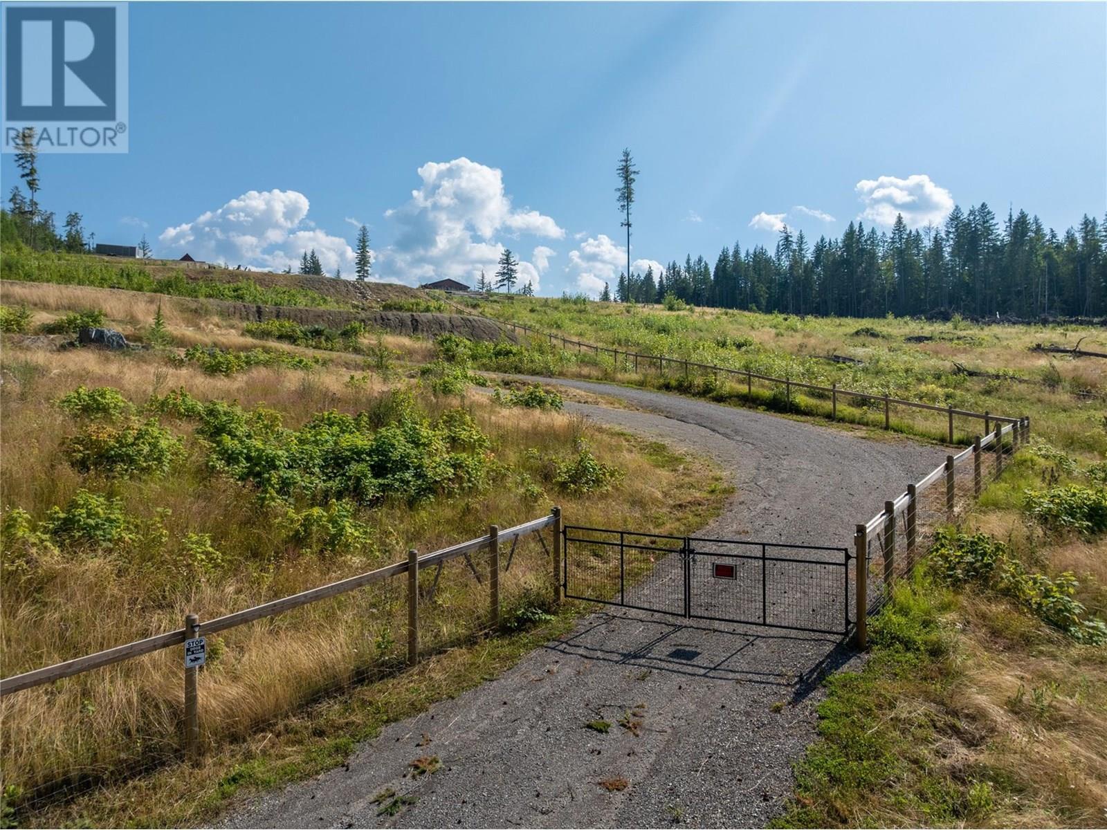 6226 Armstrong Road, Eagle Bay, BC