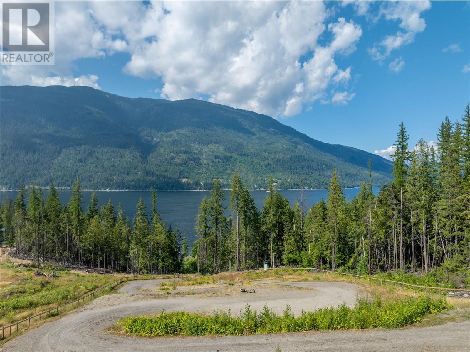 6226 Armstrong Road, Eagle Bay, BC