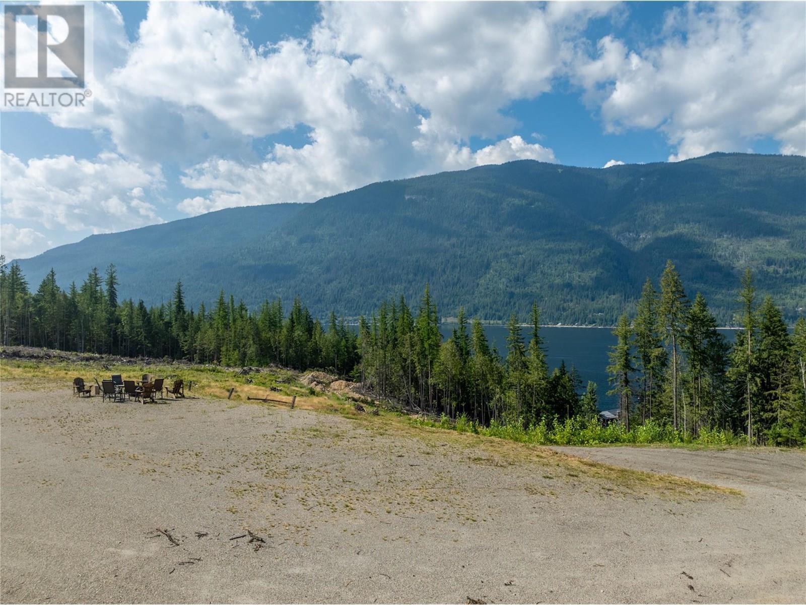 6226 Armstrong Road, Eagle Bay, BC