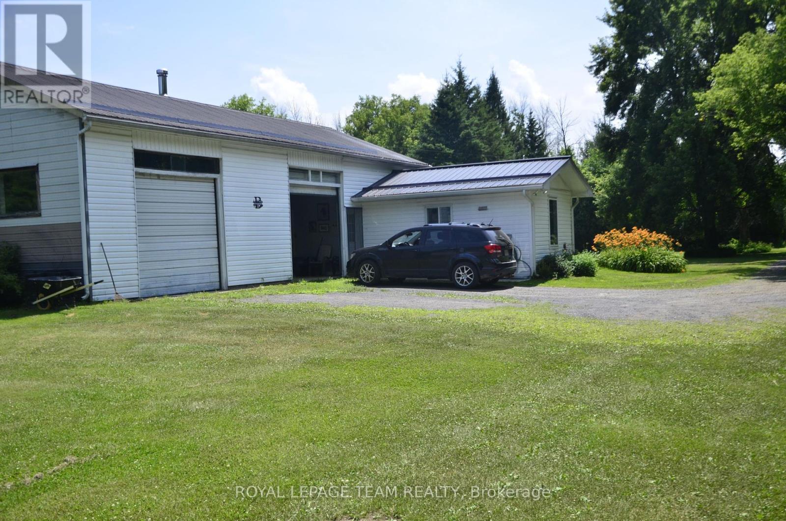 10355 Broken Second Road W, South Dundas, ON - Outdoor