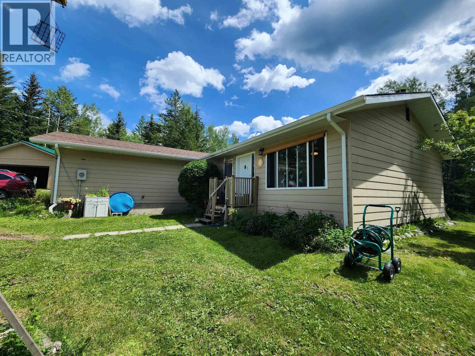 7673 Graham Road, Bridge Lake, BC - Outdoor