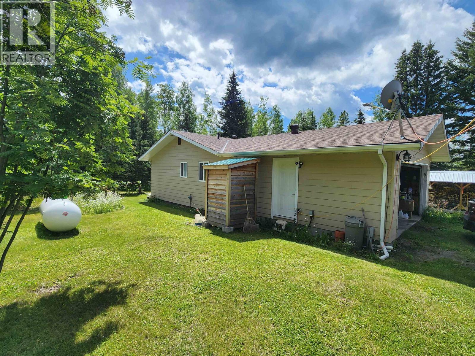7673 Graham Road, Bridge Lake, BC - Outdoor