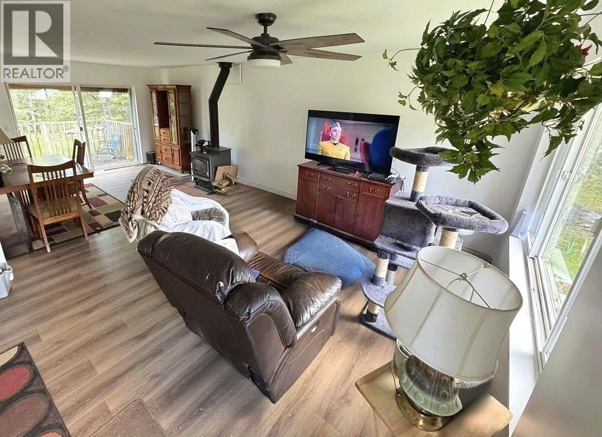 7673 Graham Road, Bridge Lake, BC - Indoor Photo Showing Other Room