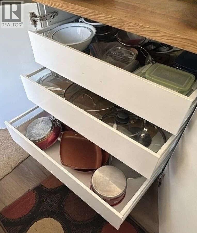 7673 Graham Road, Bridge Lake, BC - Indoor