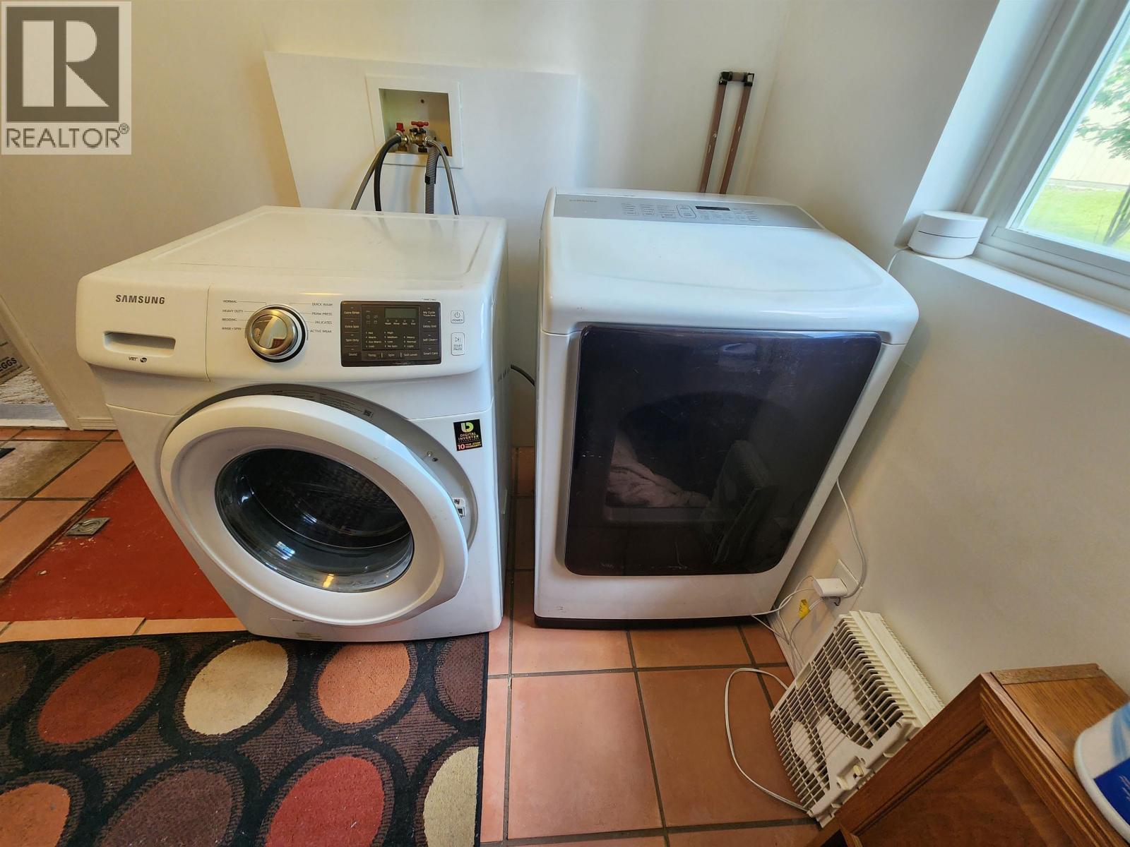 7673 Graham Road, Bridge Lake, BC - Indoor Photo Showing Laundry Room