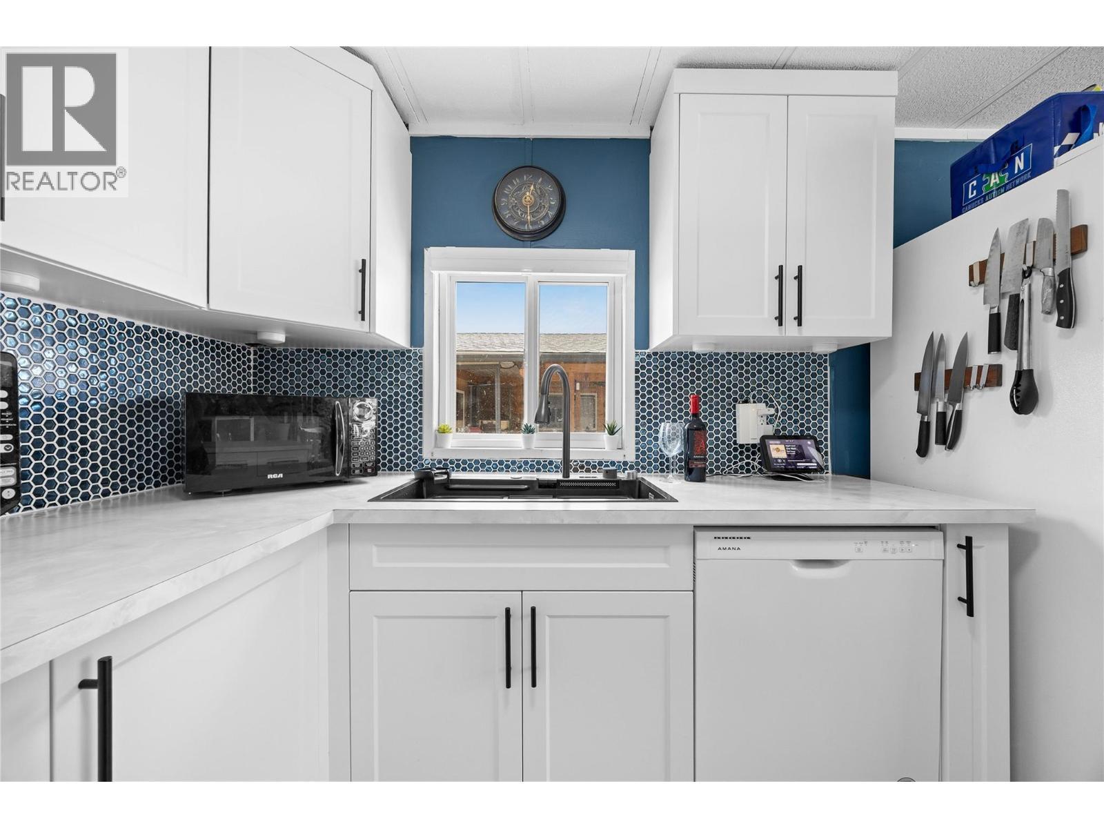 Updated kitchen - 1881 Boucherie Road Unit# 59, Westbank, BC