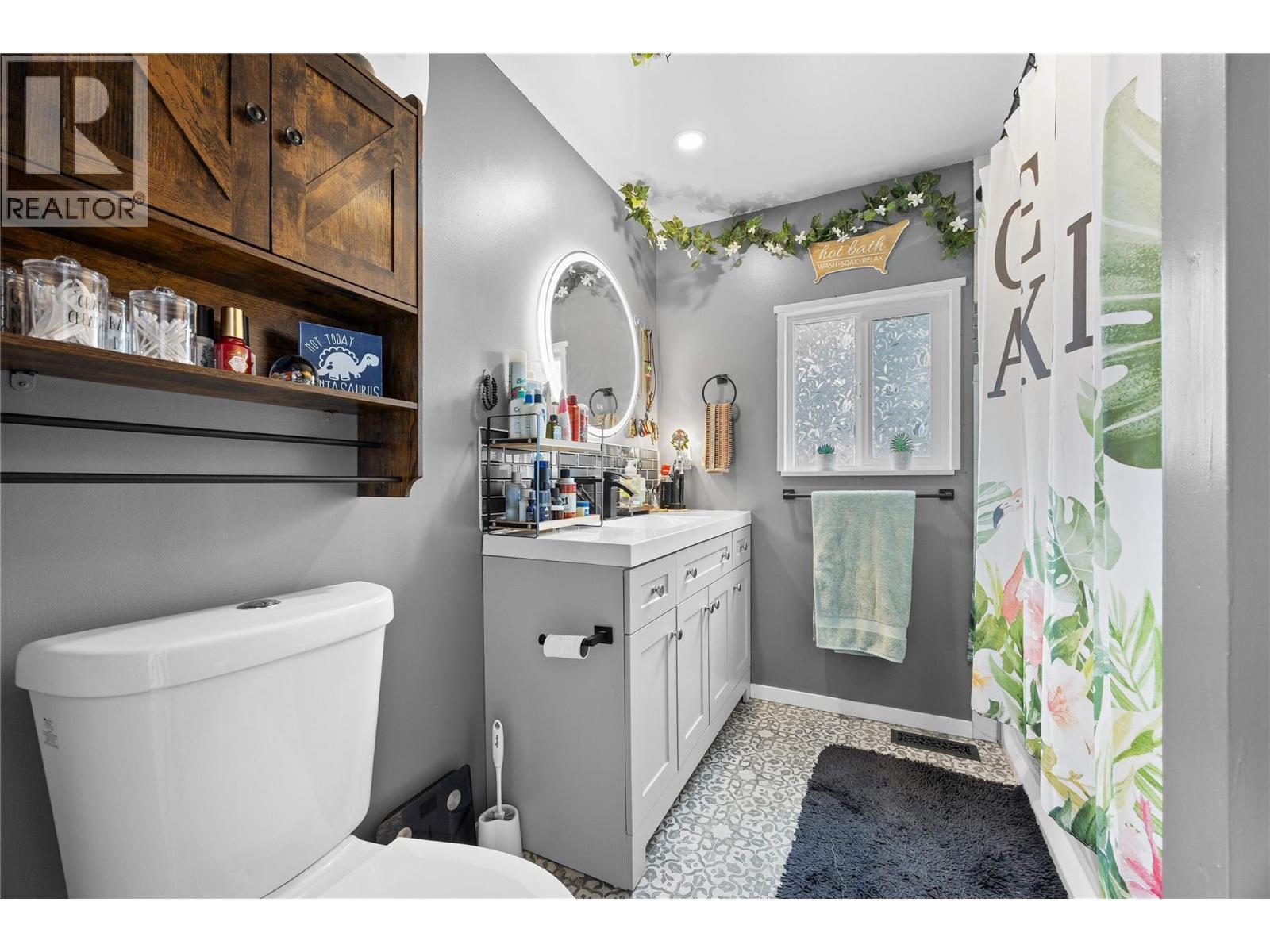 Updated bathroom - 1881 Boucherie Road Unit# 59, Westbank, BC