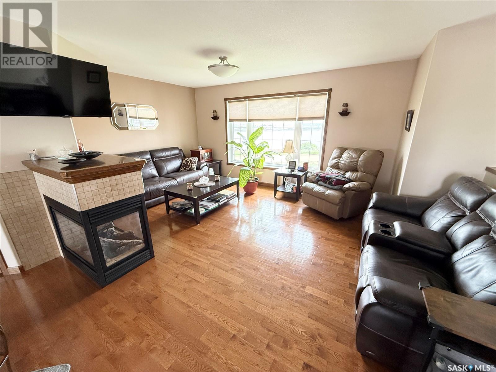 4 Island View, Cymri Rm No. 36, SK - Indoor Photo Showing Living Room