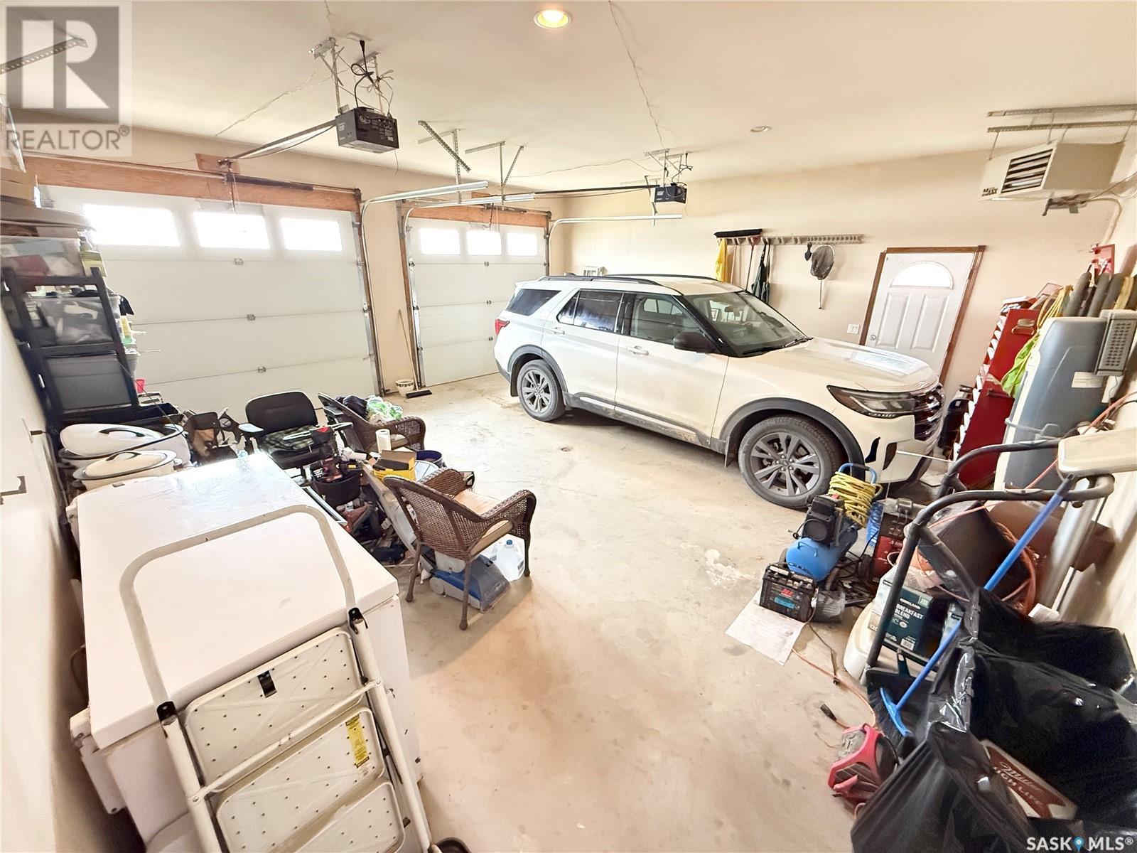 4 Island View, Cymri Rm No. 36, SK - Indoor Photo Showing Garage