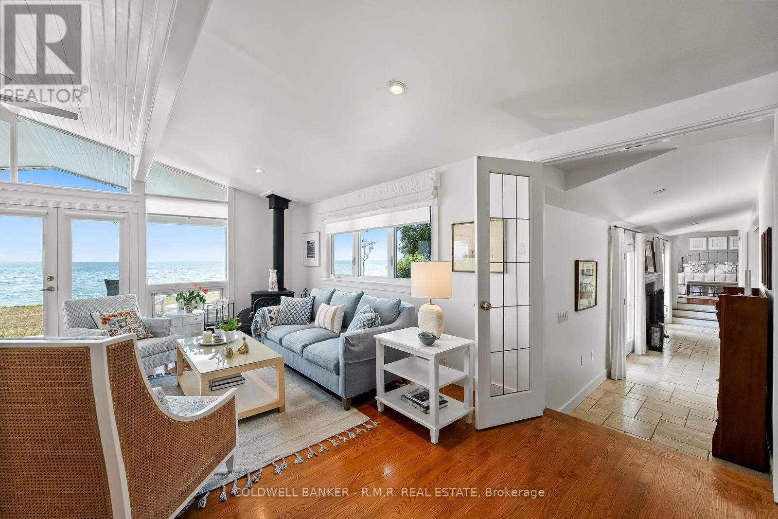 1044C Port Britain Road, Port Hope, ON - Indoor Photo Showing Living Room