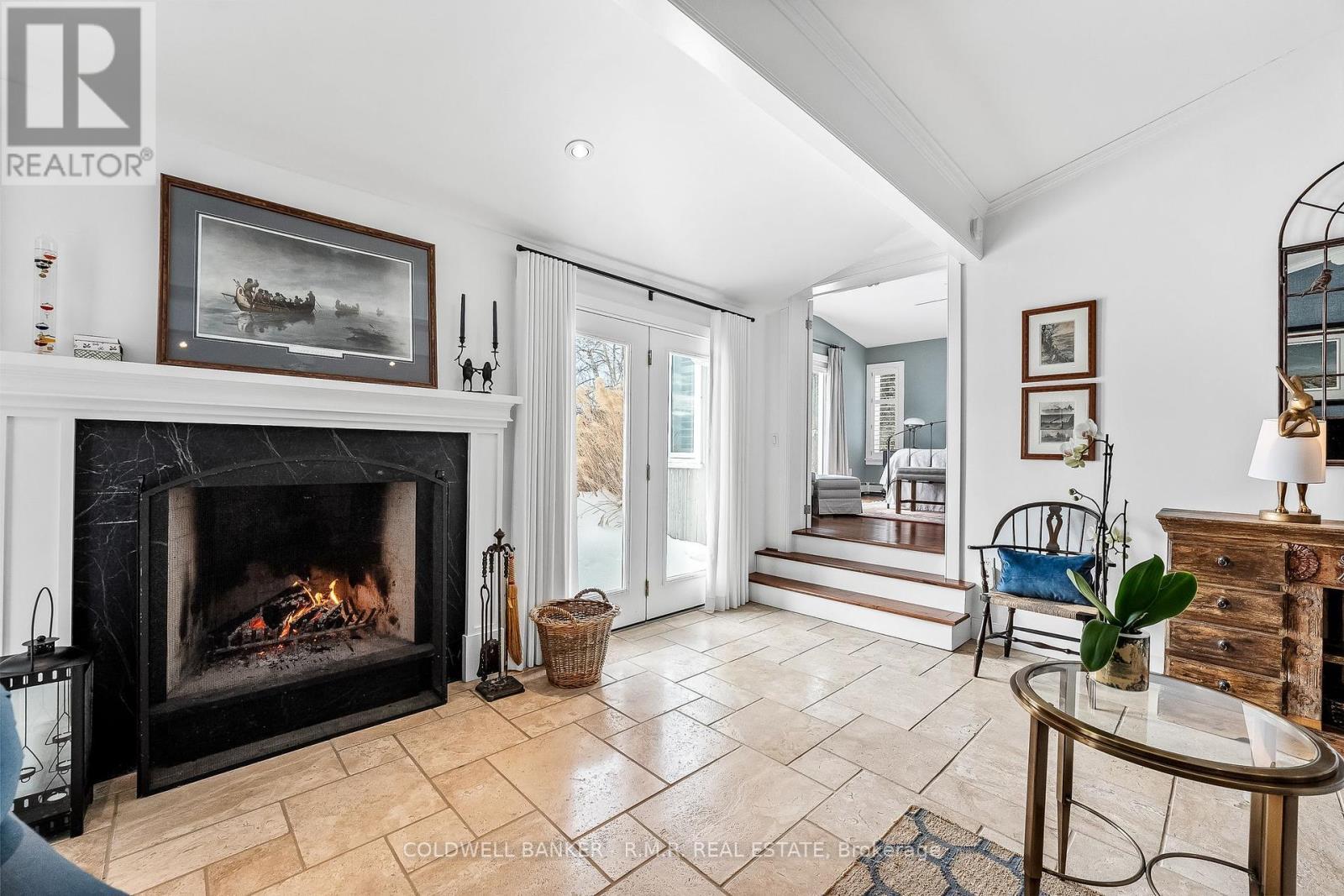 1044C Port Britain Road, Port Hope, ON - Indoor Photo Showing Living Room With Fireplace