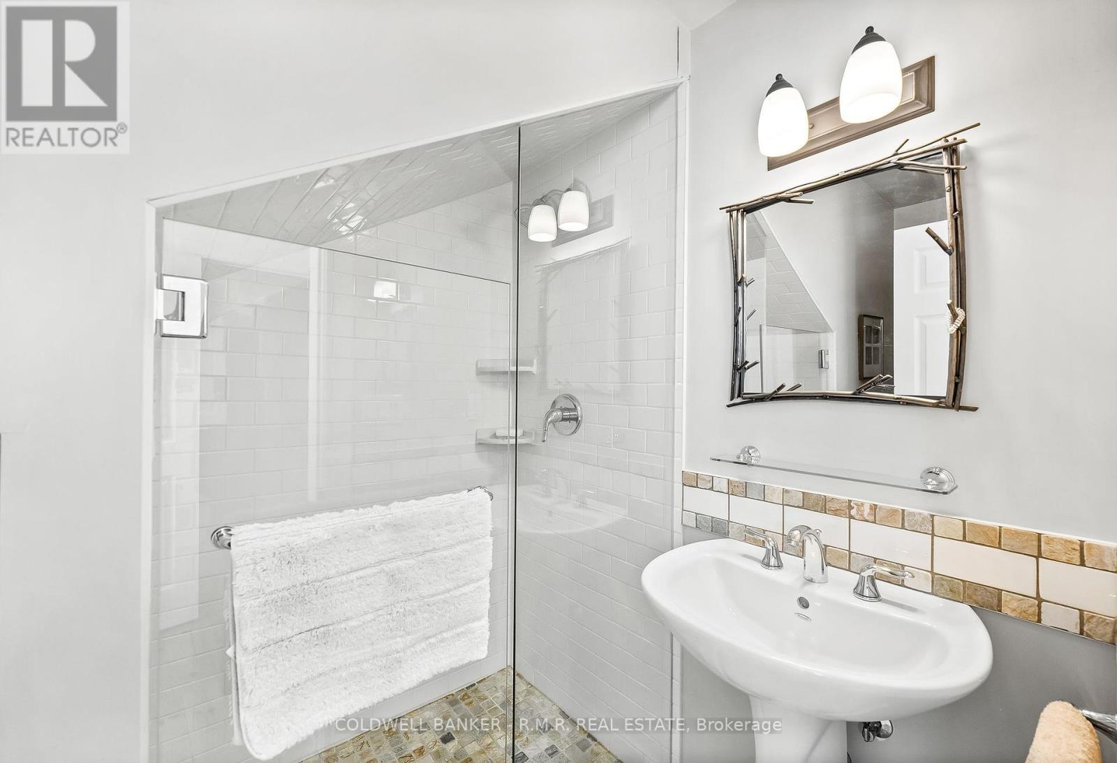 1044C Port Britain Road, Port Hope, ON - Indoor Photo Showing Bathroom