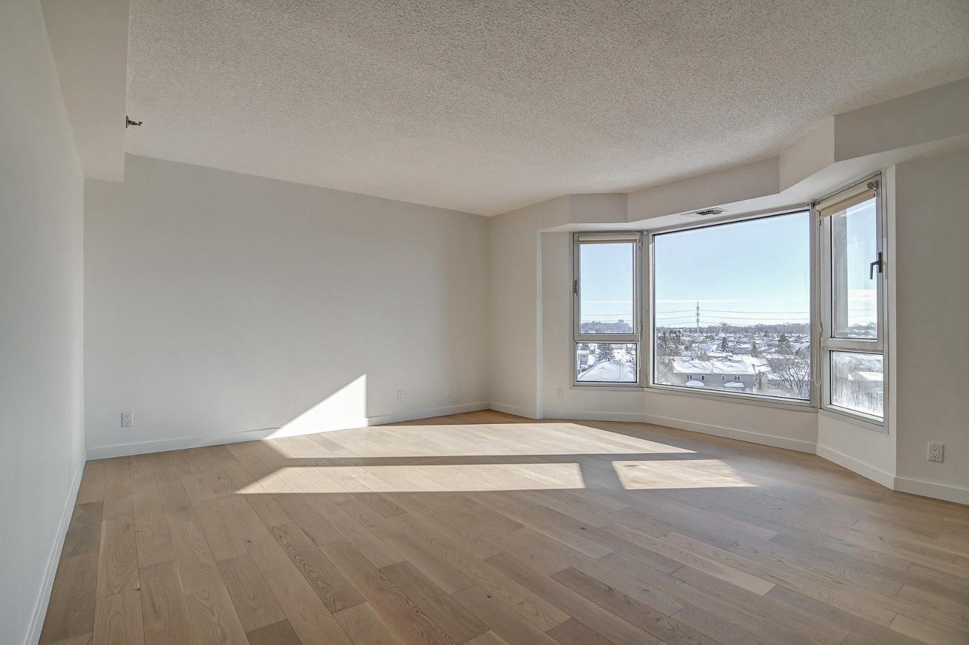Primary bedroom - 703-8245 Boul. St-Laurent, Brossard, QC - Indoor Photo Showing Other Room
