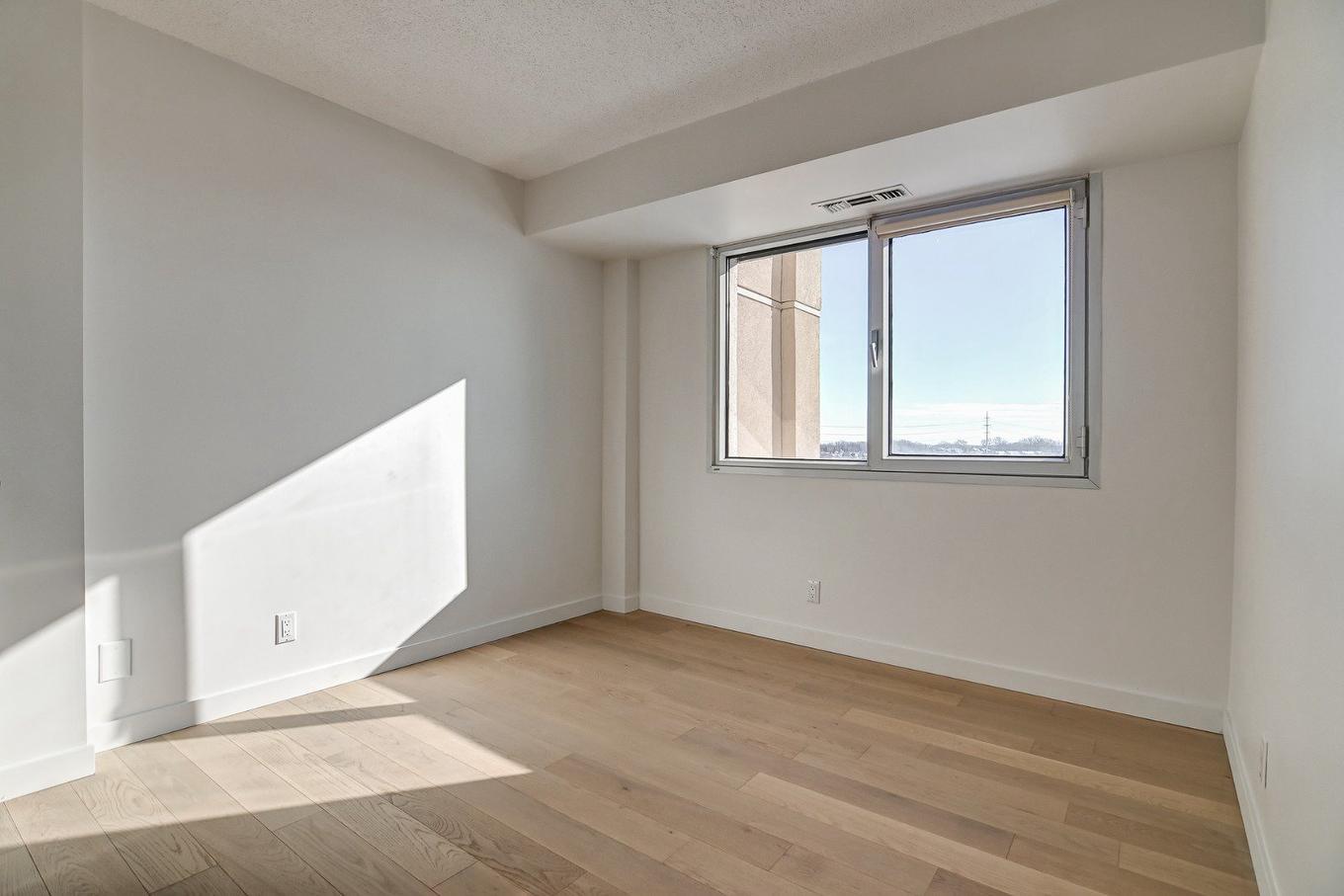 Bedroom - 703-8245 Boul. St-Laurent, Brossard, QC - Indoor Photo Showing Other Room