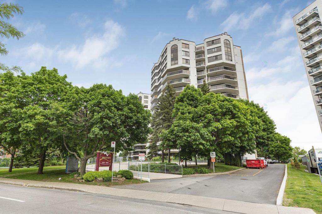 Frontage - 703-8245 Boul. St-Laurent, Brossard, QC - Outdoor With Facade