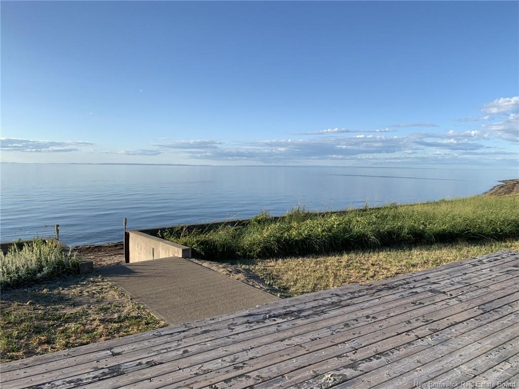 345 Bayshore Dr, Bathurst, NB