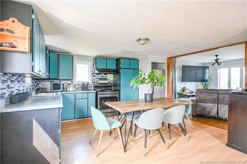 7578 Rue Saint-Paul St, Bas-Caraquet, NB