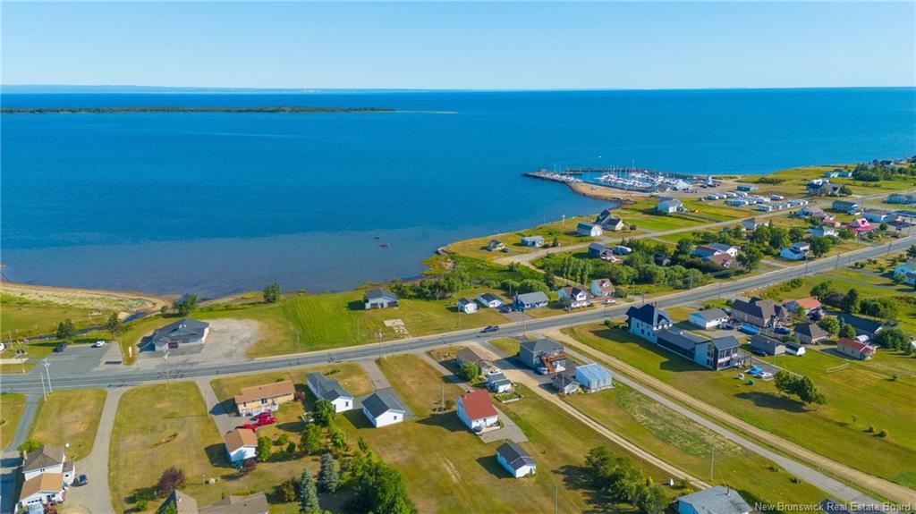 7578 Rue Saint-Paul St, Bas-Caraquet, NB