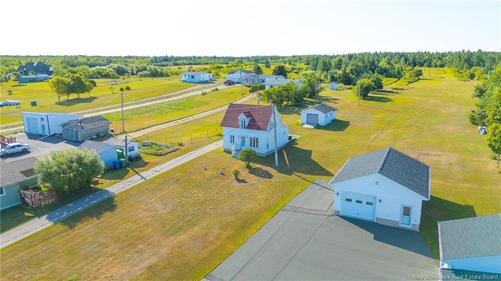 7578 Rue Saint-Paul St, Bas-Caraquet, NB