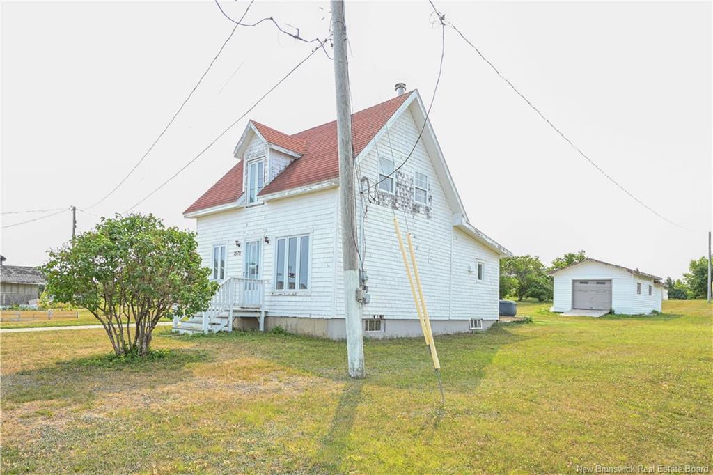 7578 Rue Saint-Paul St, Bas-Caraquet, NB