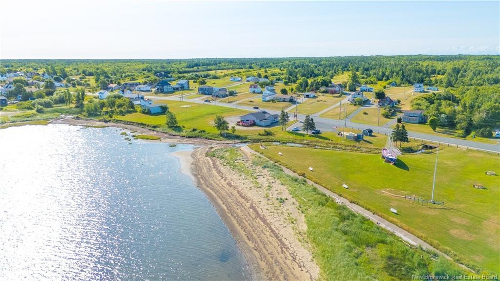 7578 Rue Saint-Paul St, Bas-Caraquet, NB