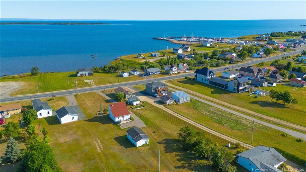 7578 Rue Saint-Paul St, Bas-Caraquet, NB