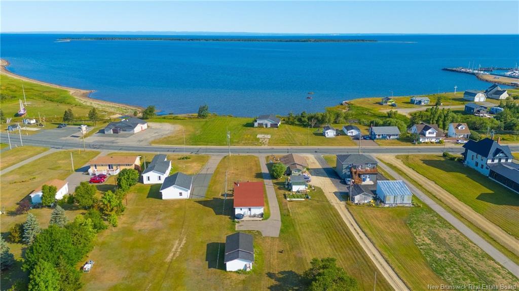 7578 Rue Saint-Paul St, Bas-Caraquet, NB